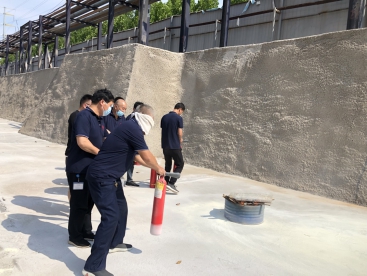 筑牢防火墻，把好安全關(guān)，  ---公司開(kāi)展消防應(yīng)急演練