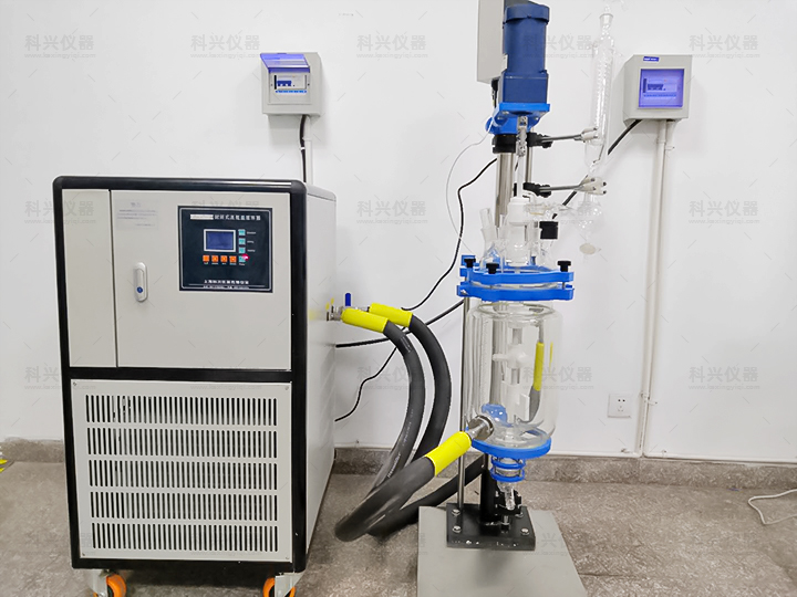 上?？婆d儀器與四川某大學(xué)合作現(xiàn)場(chǎng)